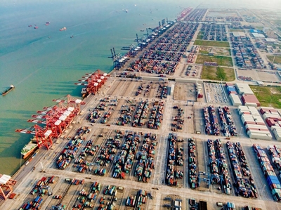 船價高企運價回落，1-7月港口內貿集裝箱量逆勢增長7.7%